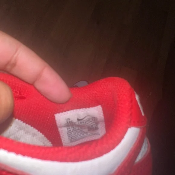 Nike Kids Sneakers in Red and White - Picture 6 of 6